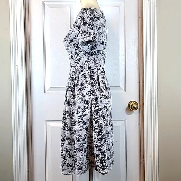 Lula Roe Amelia Dress - Picture 6 of 13